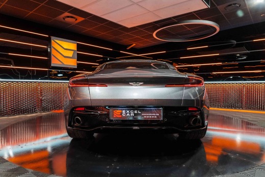 ASTON MARTIN DB11 V12 LAUNCH EDITION 610CH