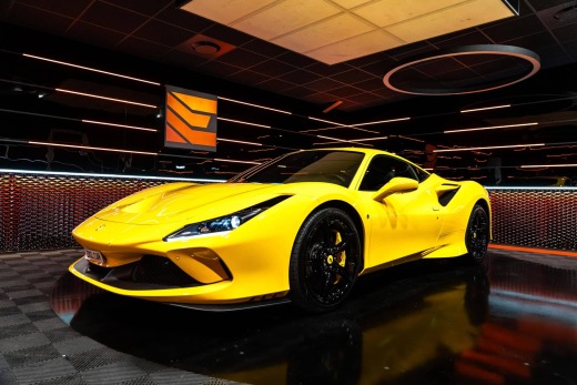 FERRARI F8 TRIBUTO 3.9 720 DCT