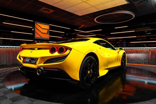 FERRARI F8 TRIBUTO 3.9 720 DCT