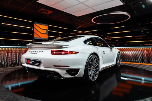 PORSCHE 991 COUPE TURBO S 560 PDK
