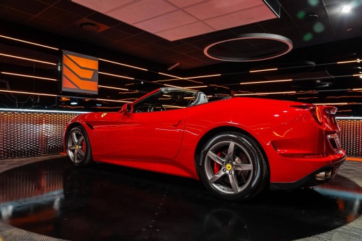 FERRARI CALIFORNIA T 3.9L V8 560