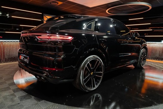 PORSCHE CAYENNE COUPE 4.0 V8 TURBO 550CH
