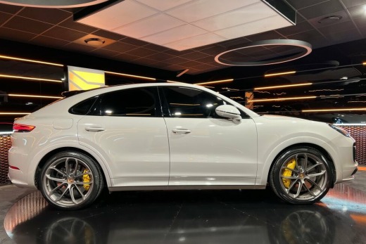 PORSCHE CAYENNE COUPÉ TURBO S E-HYBRIDE 680 Pack Sport de Conception Allégée