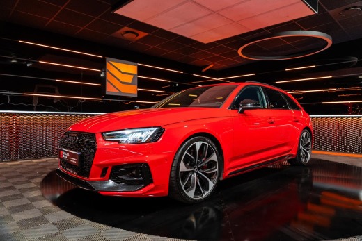 AUDI RS4 AVANT 2.9 TFSI 450