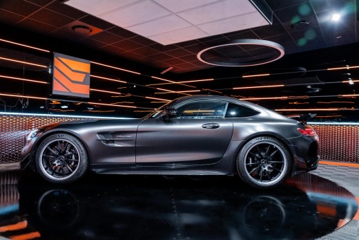 MERCEDES AMG GTR PRO COUPE 585