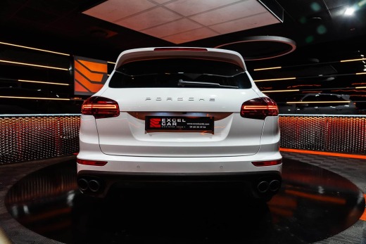 PORSCHE CAYENNE 3.0D 262 PLATINIUM EDITION