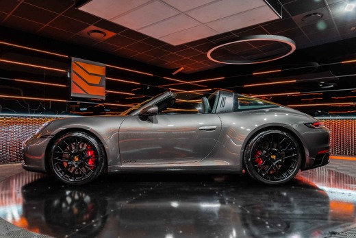 PORSCHE 992 TARGA 4 GTS PDK
