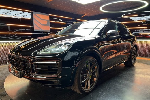 PORSCHE CAYENNE COUPE HYBRIDE 462 PACK SPORT DE CONCEPTION ALLÉGÉE