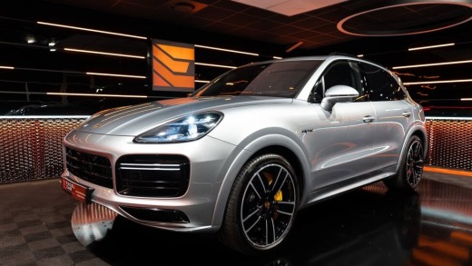 PORSCHE CAYENNE TURBO S E-HYBRID 680CH