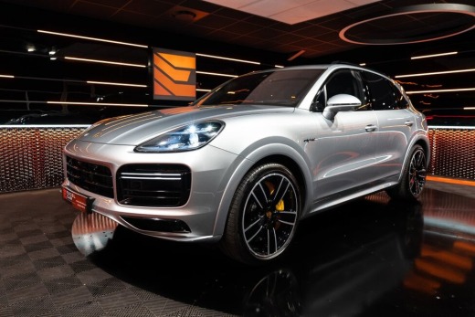 PORSCHE CAYENNE TURBO S E-HYBRID 680CH