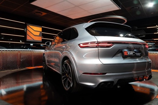 PORSCHE CAYENNE TURBO S E-HYBRID 680CH
