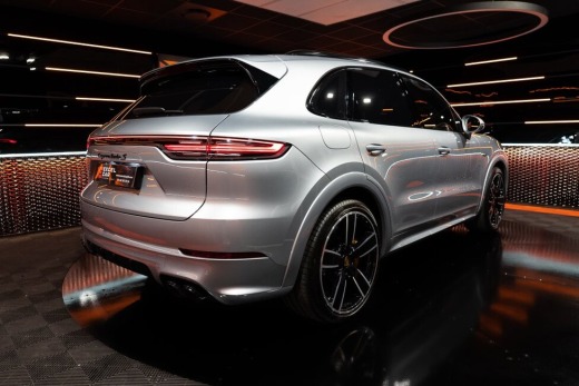 PORSCHE CAYENNE TURBO S E-HYBRID 680CH