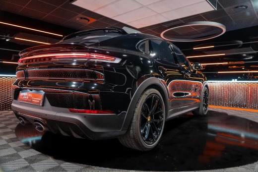 PORSCHE CAYENNE COUPÉ TURBO E-HYBRID 740 PACK GT