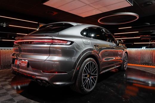 PORSCHE CAYENNE S E-HYBRIDE COUPE 519ch
