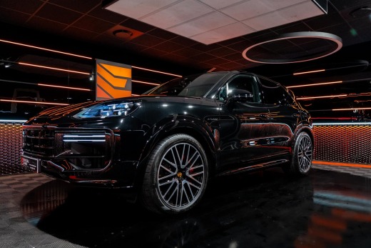 PORSCHE CAYENNE TURBO E-HYBRID 4.0 V8 740CH
