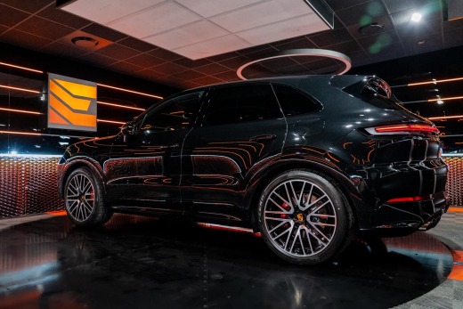 PORSCHE CAYENNE TURBO E-HYBRID 4.0 V8 740CH