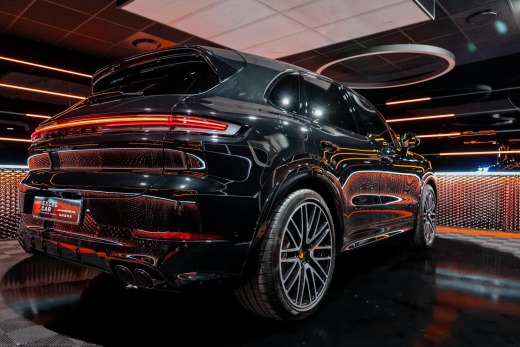 PORSCHE CAYENNE TURBO E-HYBRID 4.0 V8 740CH