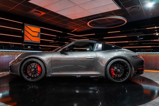 PORSCHE 992 TARGA 4 GTS 3.0 480 PDK