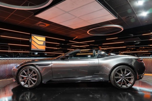 ASTON MARTIN DB11 V8 VOLANTE
