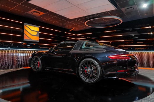 PORSCHE 991 TARGA 4 GTS 450 PDK