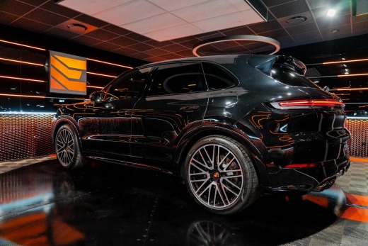 PORSCHE CAYENNE HYBRIDE 470CH