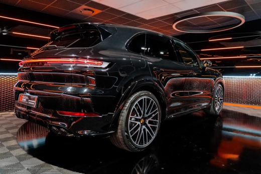 PORSCHE CAYENNE HYBRIDE 470CH
