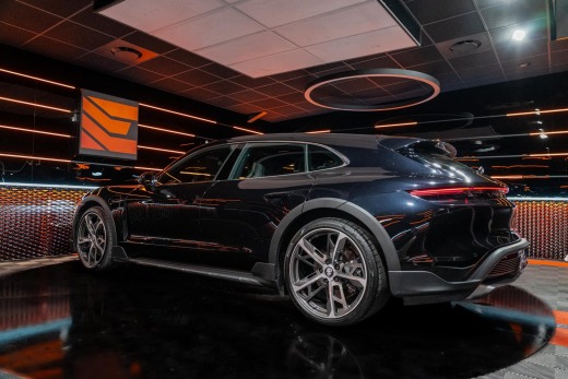 PORSCHE TAYCAN 4 CROSS TURISMO 476