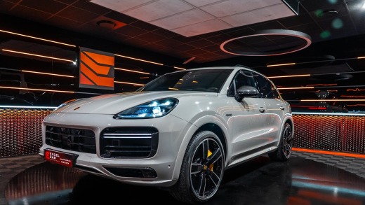 PORSCHE CAYENNE TURBO S E-HYBRID 680CH
