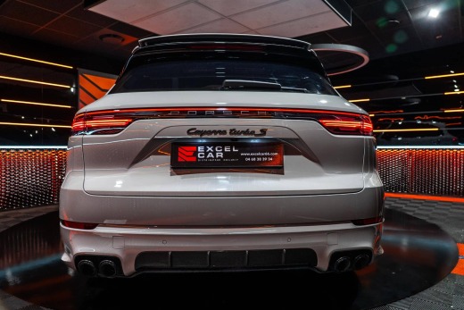 PORSCHE CAYENNE TURBO S E-HYBRID 680CH
