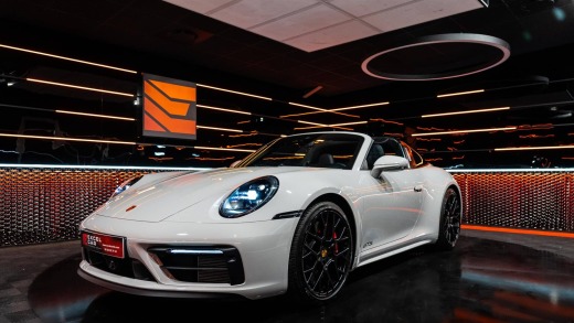 PORSCHE 992 TARGA 4 GTS PDK