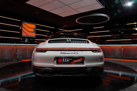PORSCHE 992 TARGA 4 GTS PDK
