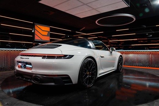 PORSCHE 992 TARGA 4 GTS PDK