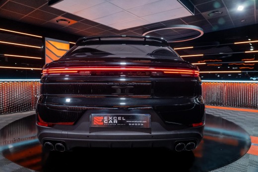 PORSCHE CAYENNE COUPÉ S E-HYBRID 519CH