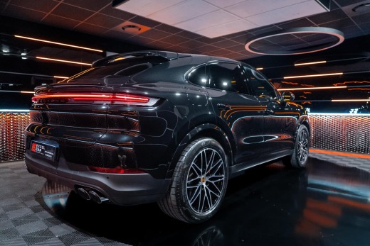 PORSCHE CAYENNE COUPÉ S E-HYBRID 519CH