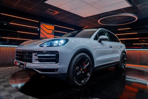 PORSCHE CAYENNE S E-HYBRID COUPÉ 519CH
