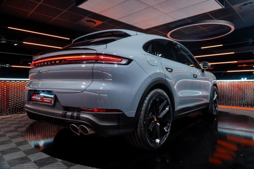 PORSCHE CAYENNE S E-HYBRID COUPÉ 519CH