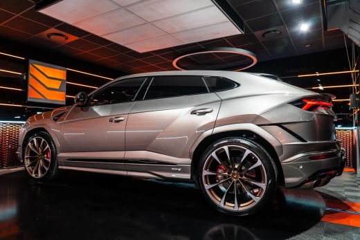 LAMBORGHINI URUS 4.0l V8 666ch S