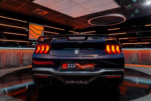 FORD MUSTANG VII FASTBACK DARK HORSE 5.0 453CH BVM6 TREMEC