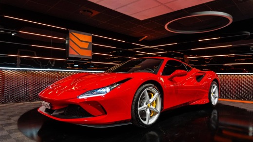 FERRARI F8 TRIBUTO 3.9 720 DCT