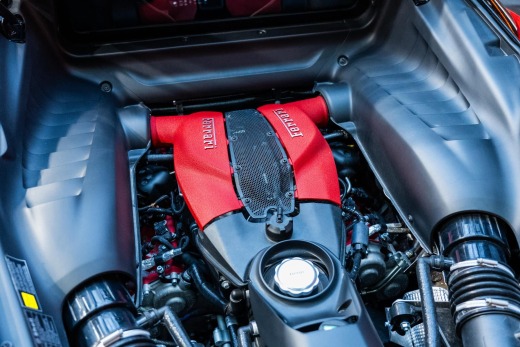 FERRARI F8 TRIBUTO 3.9 720 DCT