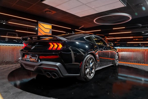 FORD MUSTANG VII FASTBACK DARK HORSE 5.0 453CH BVA10