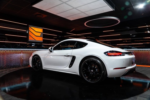 PORSCHE 718 CAYMAN 2.0L 300CH