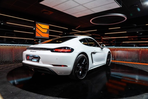 PORSCHE 718 CAYMAN 2.0L 300CH