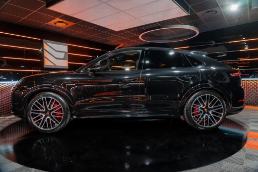 PORSCHE CAYENNE COUPÉ S E-HYBRID 519CH