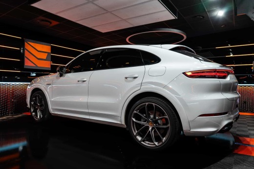 PORSCHE CAYENNE COUPE HYBRIDE 462 PACK SPORT DE CONCEPTION ALLÉGÉE