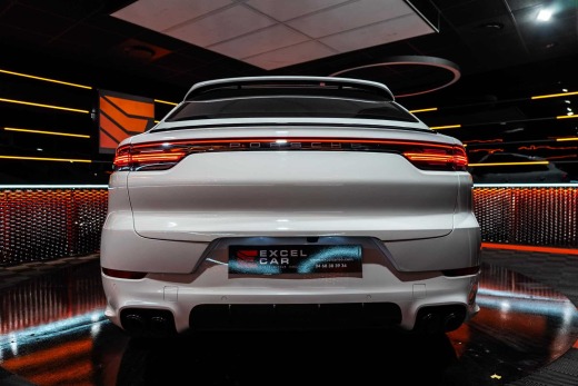 PORSCHE CAYENNE COUPE HYBRIDE 462 PACK SPORT DE CONCEPTION ALLÉGÉE