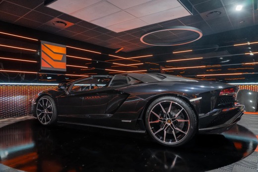 LAMBORGHINI AVENTADOR S ROADSTER 6.5 V12 740CH