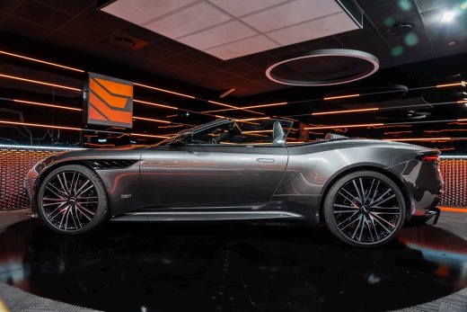 ASTON MARTIN DBS VOLANTE 5.2L V12 725CH