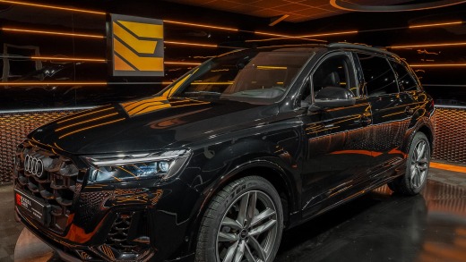 AUDI Q7 55 3.0 TFSIe QUATTRO S LINE FACELIFT
