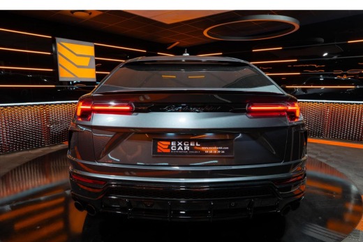 LAMBORGHINI URUS 4.0L V8 650CH